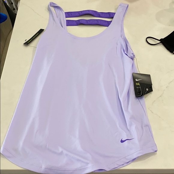 Two Nike tanks - Picture 1 of 2